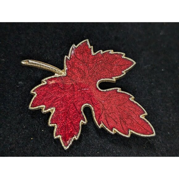 Vintage Guilloche Enamel Red Maple Leaf Pin Brooch Fall Autumn - Picture 3 of 8